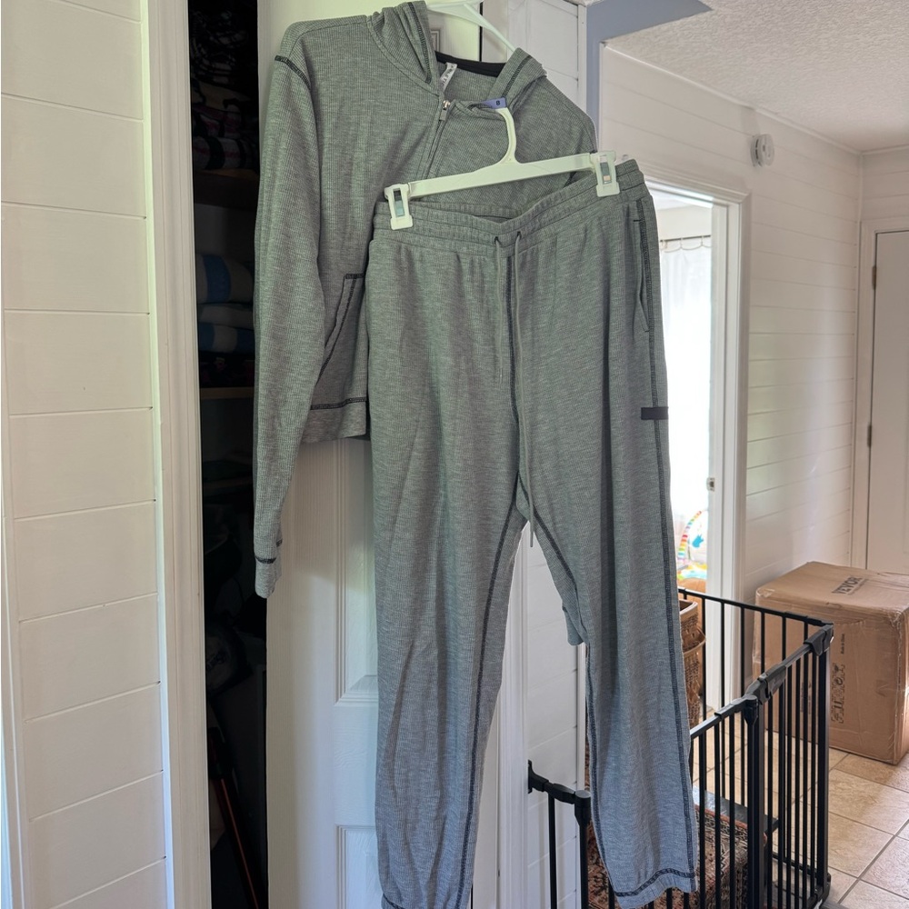 Women’s sweat jogger set